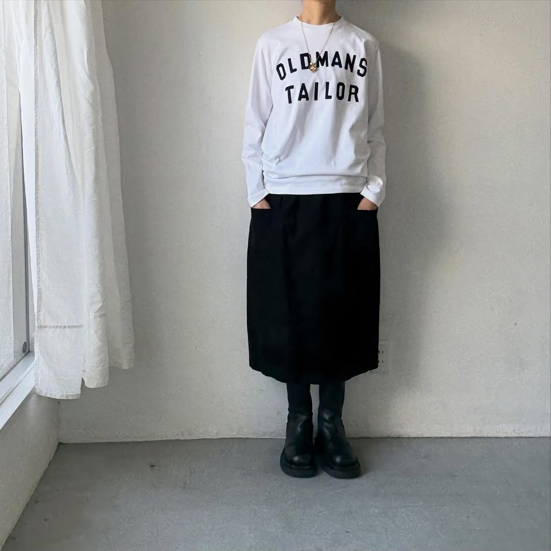 OLDMANS TAILOR OMTフロッキープリントロゴ長袖Tシャツ　ホワイト×ブラック