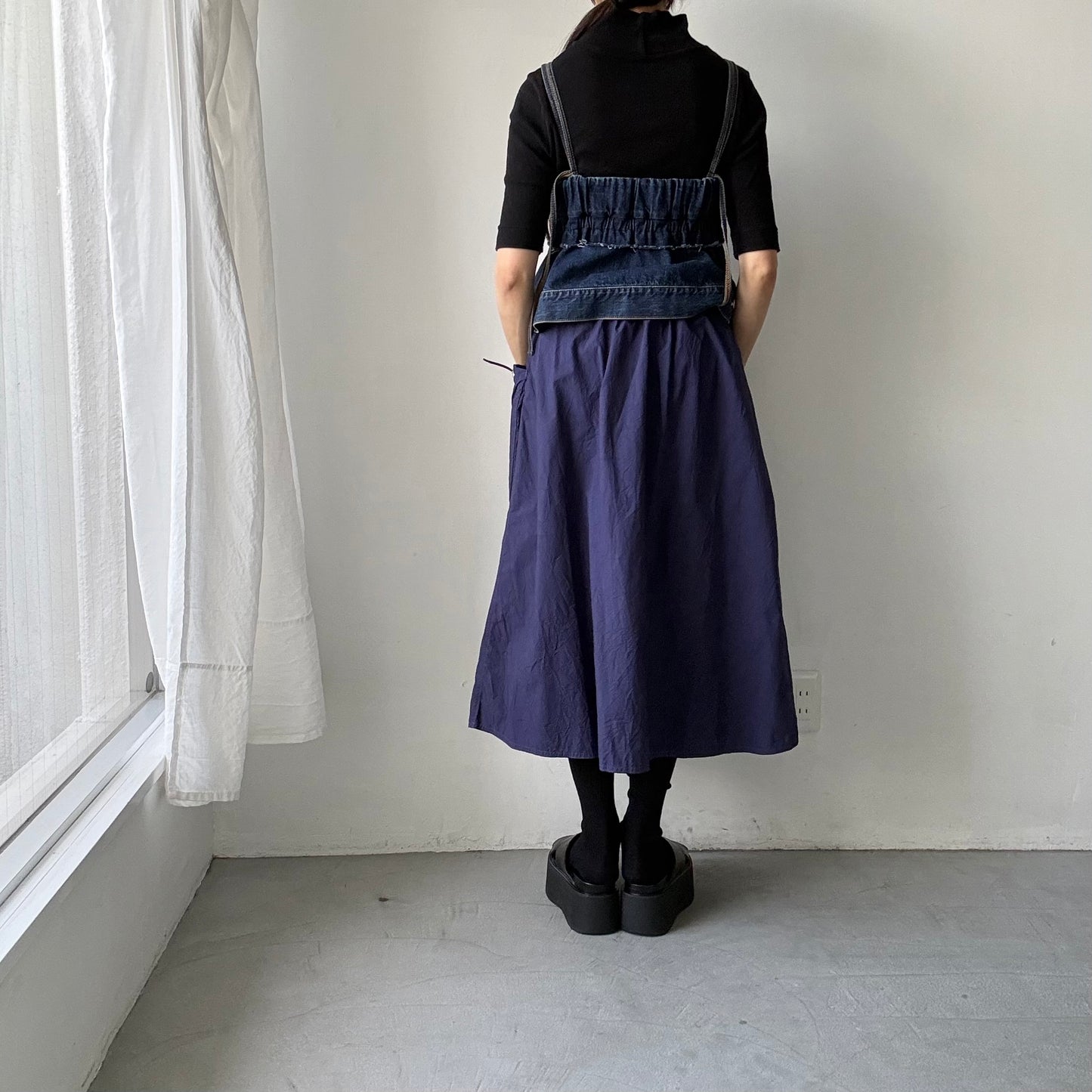 R&D.M.Co 　シュリンクコットンガーメントダイポケットスカート　ダークブルー