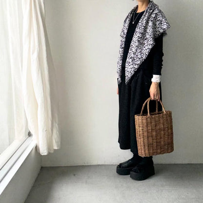 R&D.M.Co  ワイルドベリーガーゼショール　ブラック×ホワイト