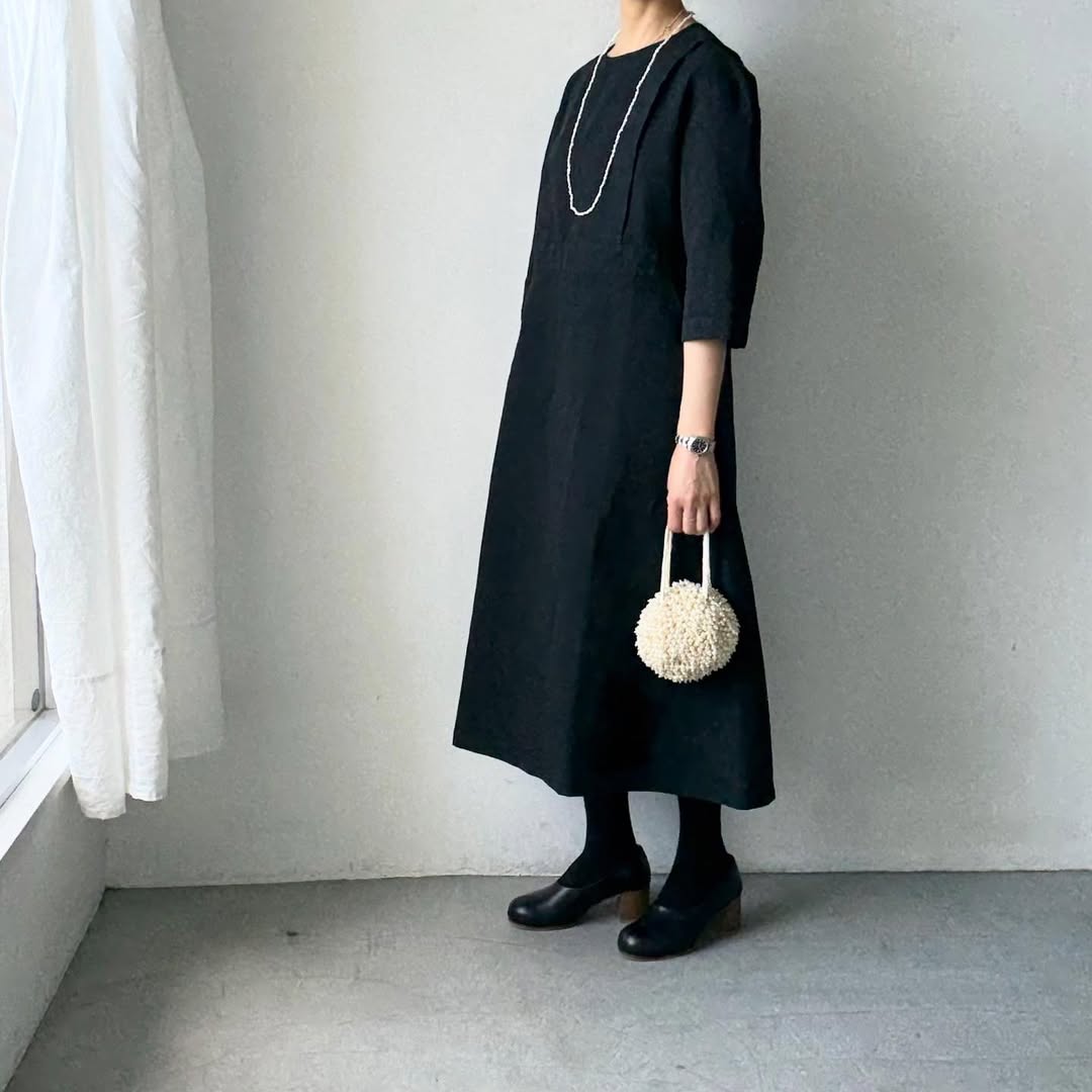 MAGALI ハイカウントコットンリネングレースドレス　ブラック