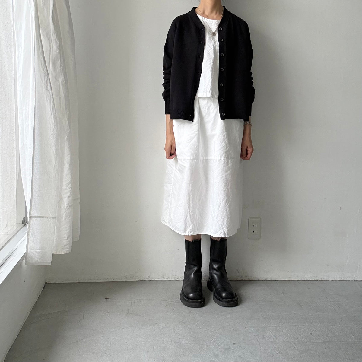atelier naruse  コットンウールVネックニットカーディガン　ブラック