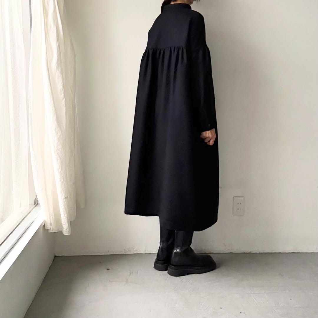 Linenya  ウール混スタンドカラーワンピース　ブラック