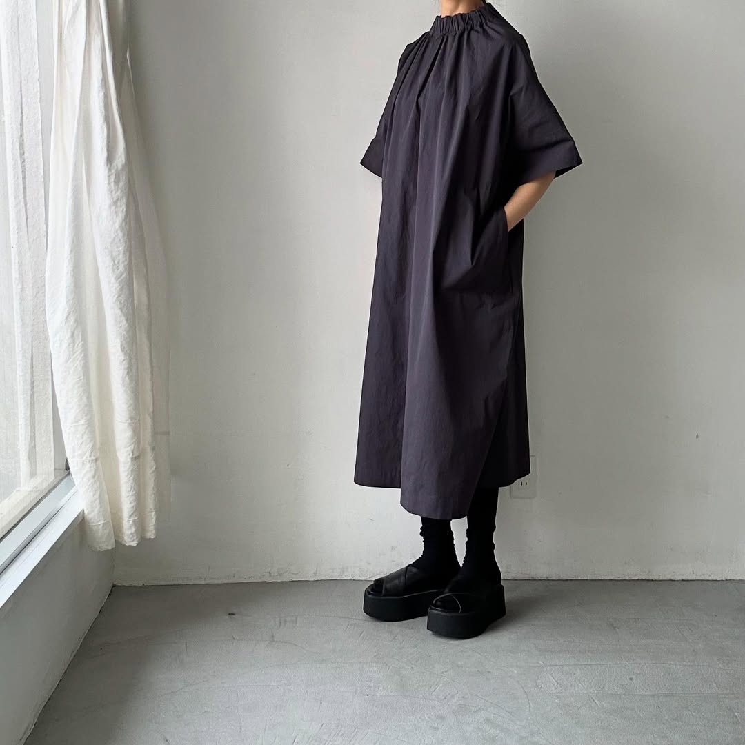 atelier d'antan Krallコットン半袖ドレス　ダークグレー