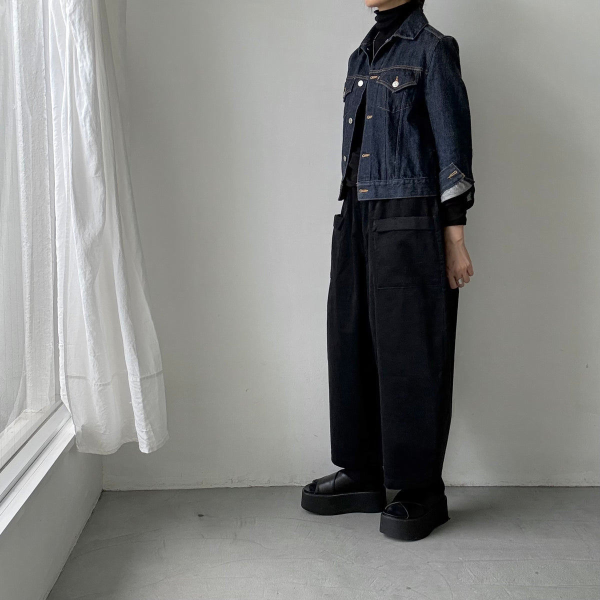 MAGALI コットンコーデュロイフラップポケットパンツ　ブラック