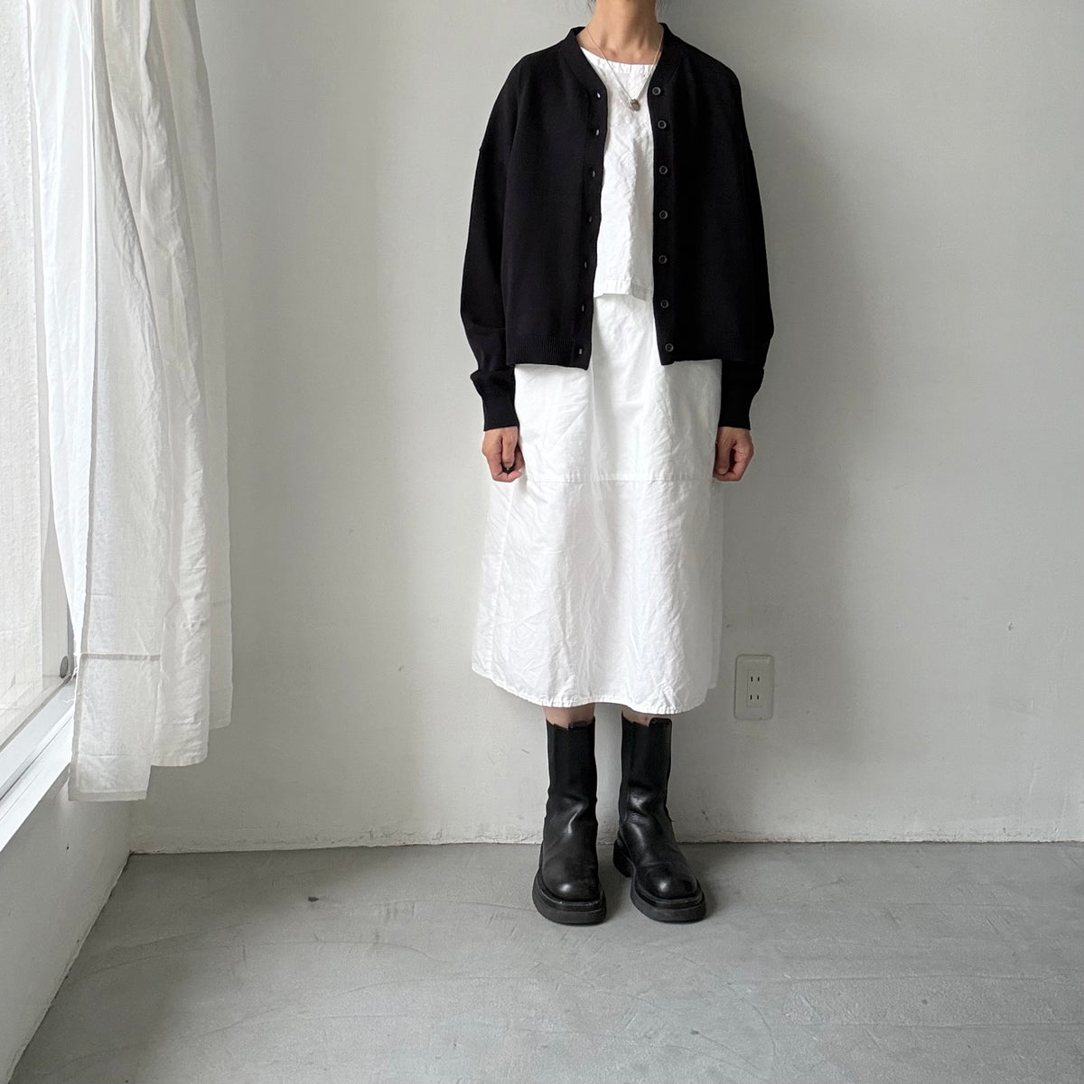 atelier naruse  コットンウールVネックニットカーディガン　ブラック