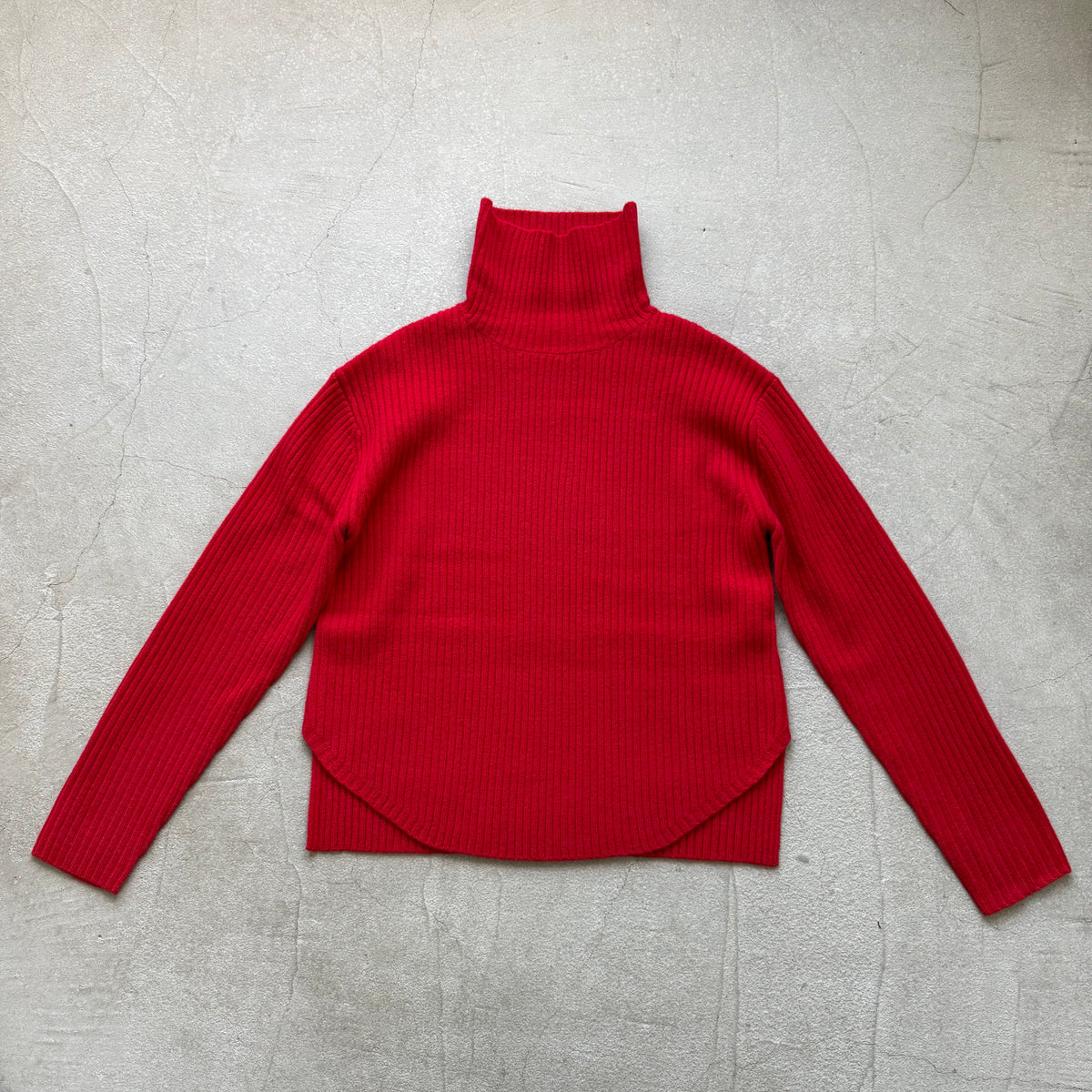 homspun メリノウールリブタートルセーター　レッド