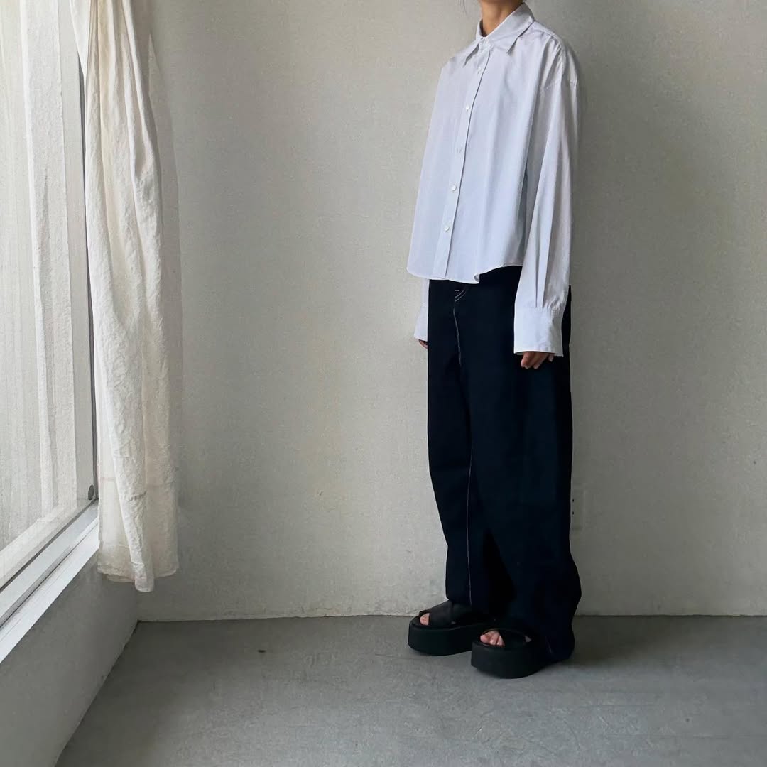 TENNE HANDCRAFTED MODERN レギュラーカラーシャツ