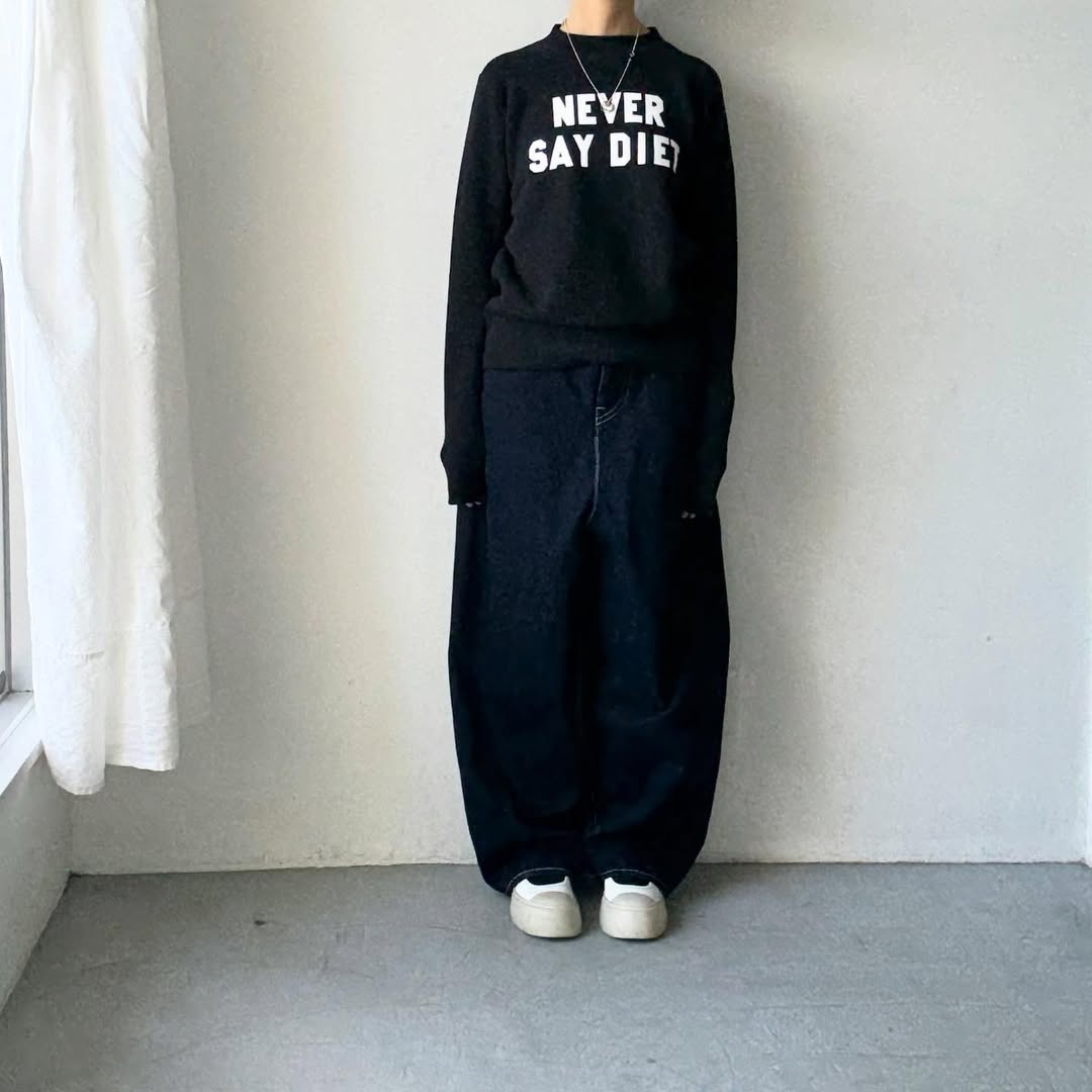 R&D.M.Co  NEVER SAY DIET スウェットシャツ　ブラック