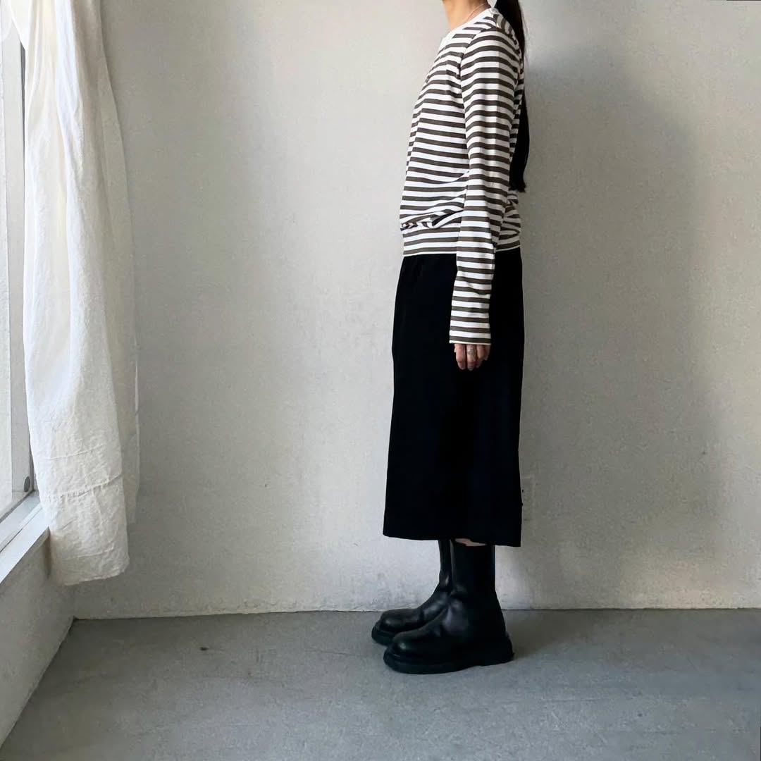 R&D.M.Co 裏起毛ボーダークルーネック長袖Tシャツ　ホワイト×カーキ