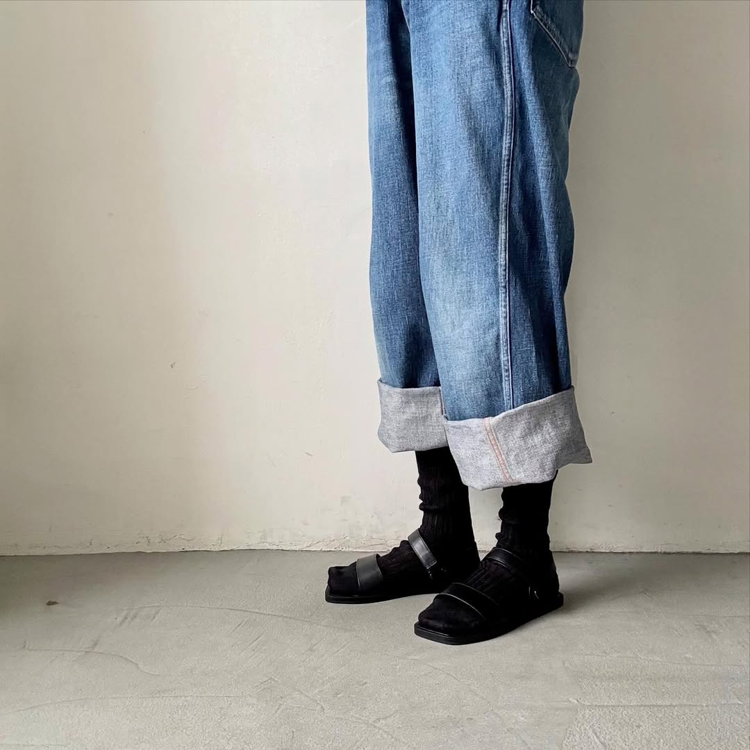 AUTTAA クラシックサンダル　ブラック