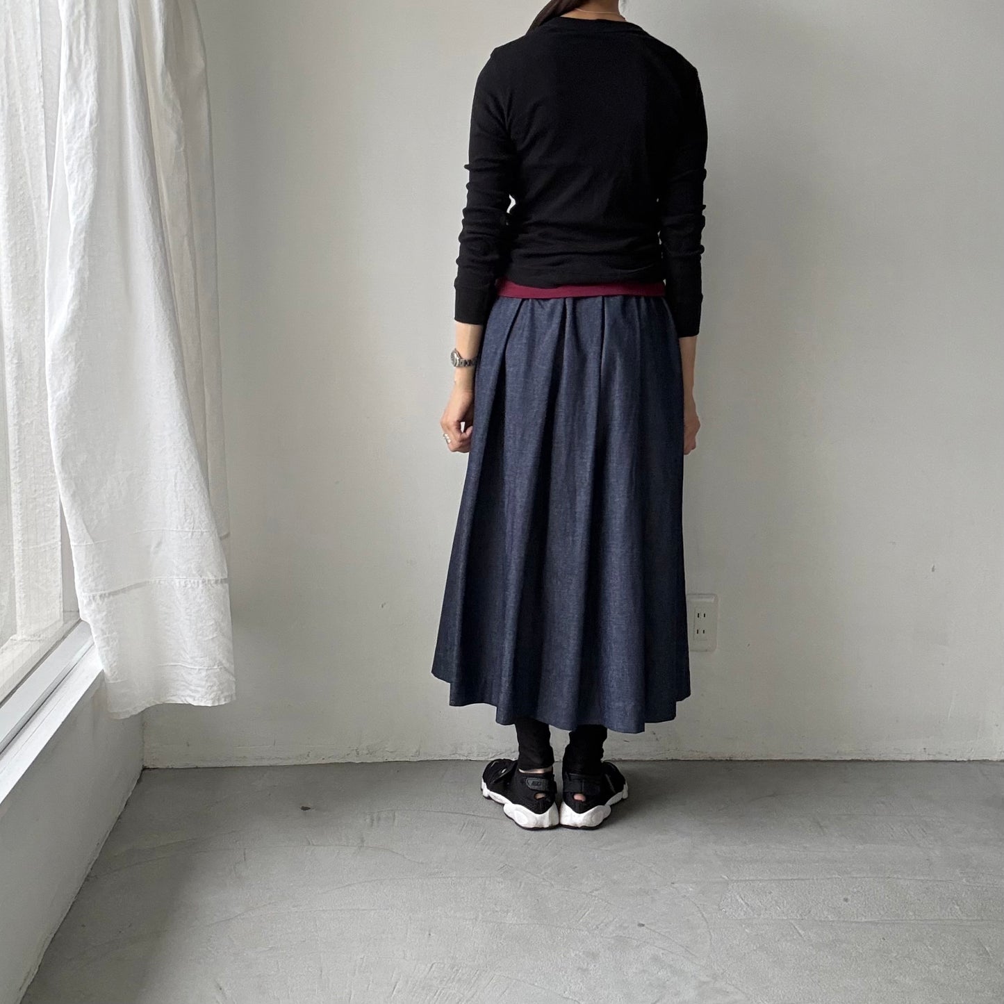 Linenya  デニムタックスカート　82センチ丈