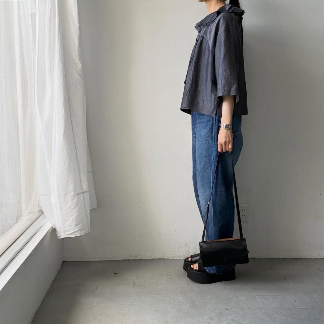 MAGALI コットンシルクブレイドフリルカラーブラウス　グレー