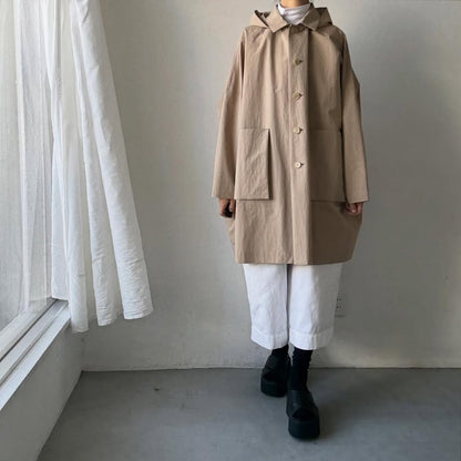 atelier naruse コットンナイロンタフタフーデットコート　ベージュ