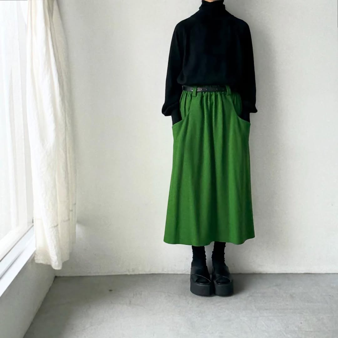 atelier naruse ウールタートルネックニット　ブラック