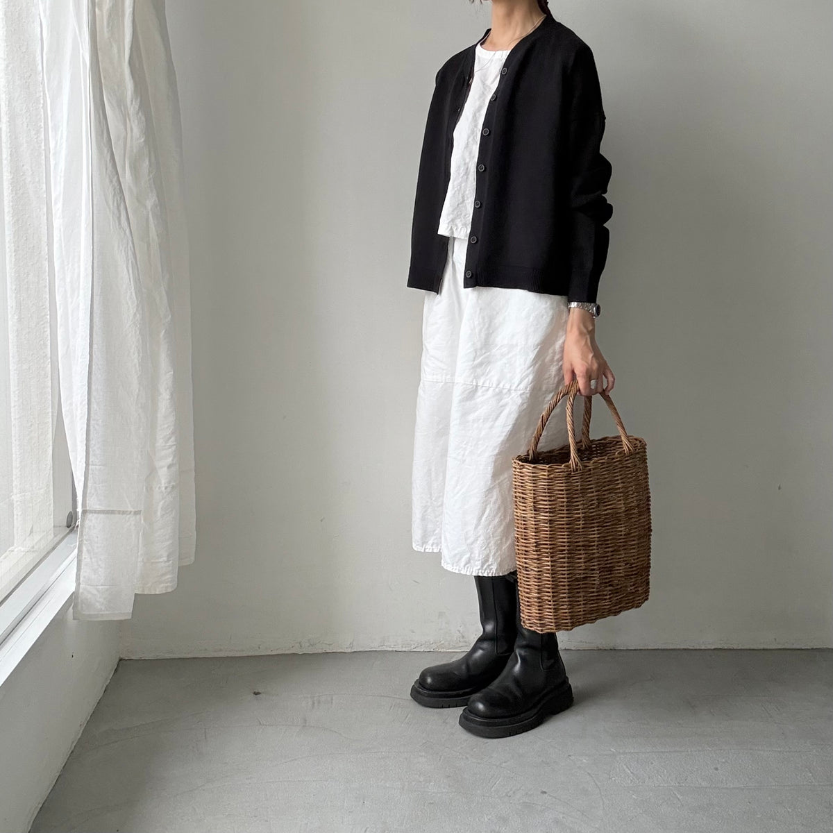 atelier naruse  コットンウールVネックニットカーディガン　ブラック