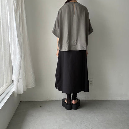 TENNE HANDCRAFTED MODERN ハーフスリーブトップス　グレー