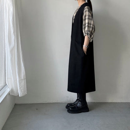 atelier naruse　コットンウールヘリンボンジャンパースカート
