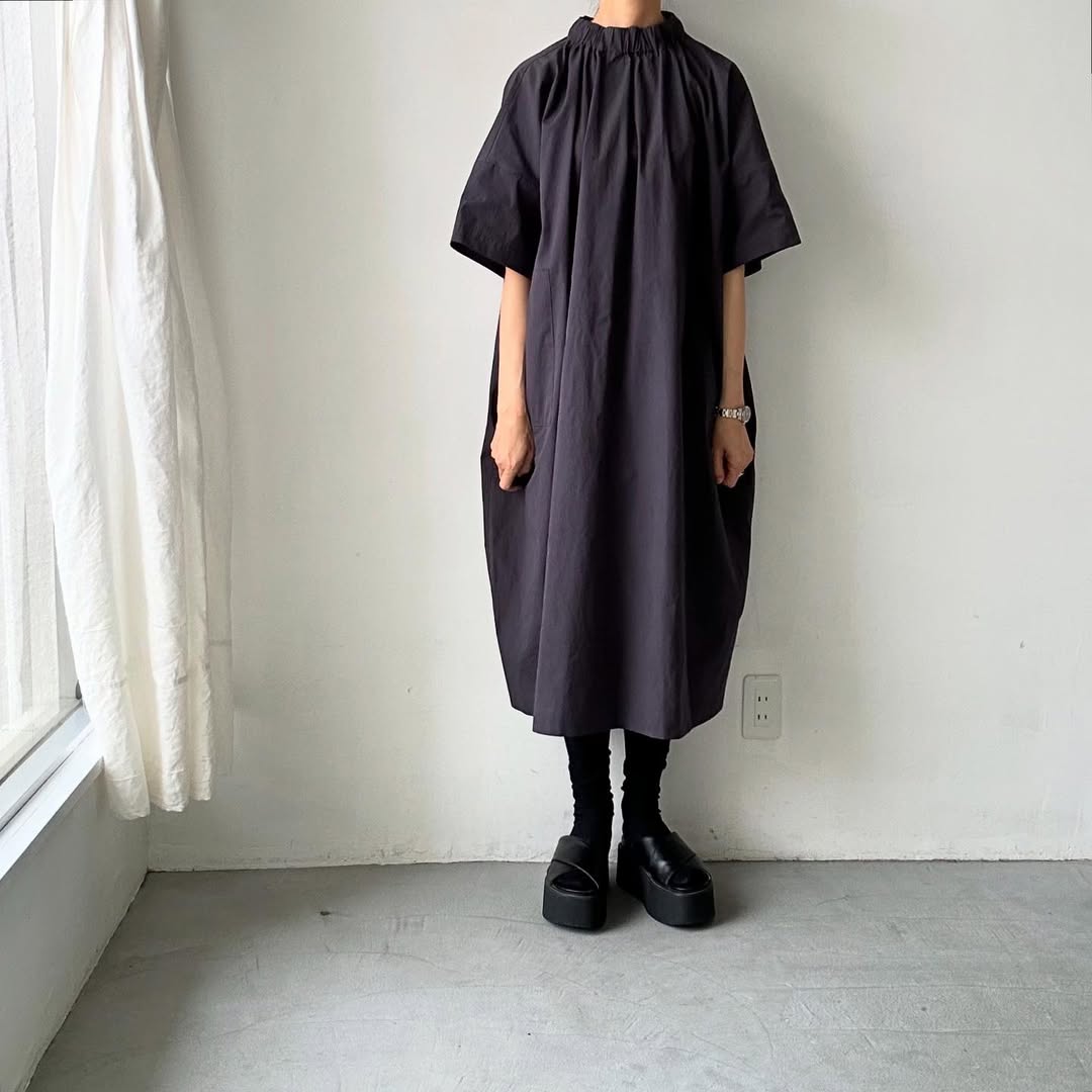 atelier d'antan Krallコットン半袖ドレス　ダークグレー