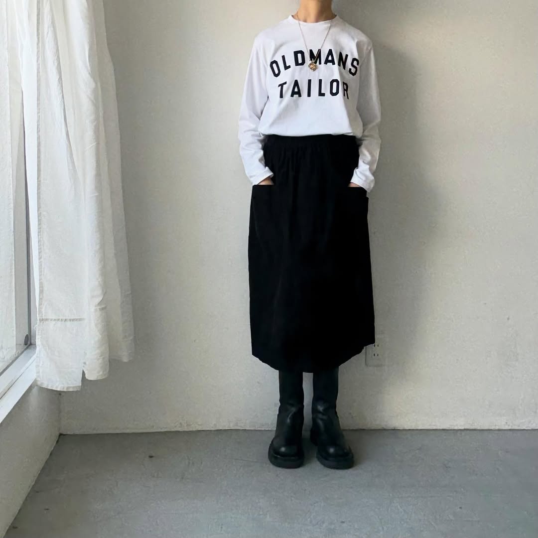 OLDMANS TAILOR OMTフロッキープリントロゴ長袖Tシャツ　ホワイト×ブラック