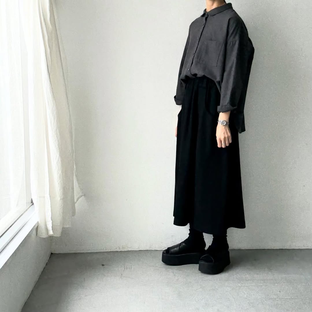 Linenya  コットンヤク丸襟長袖ブラウス　チャコール