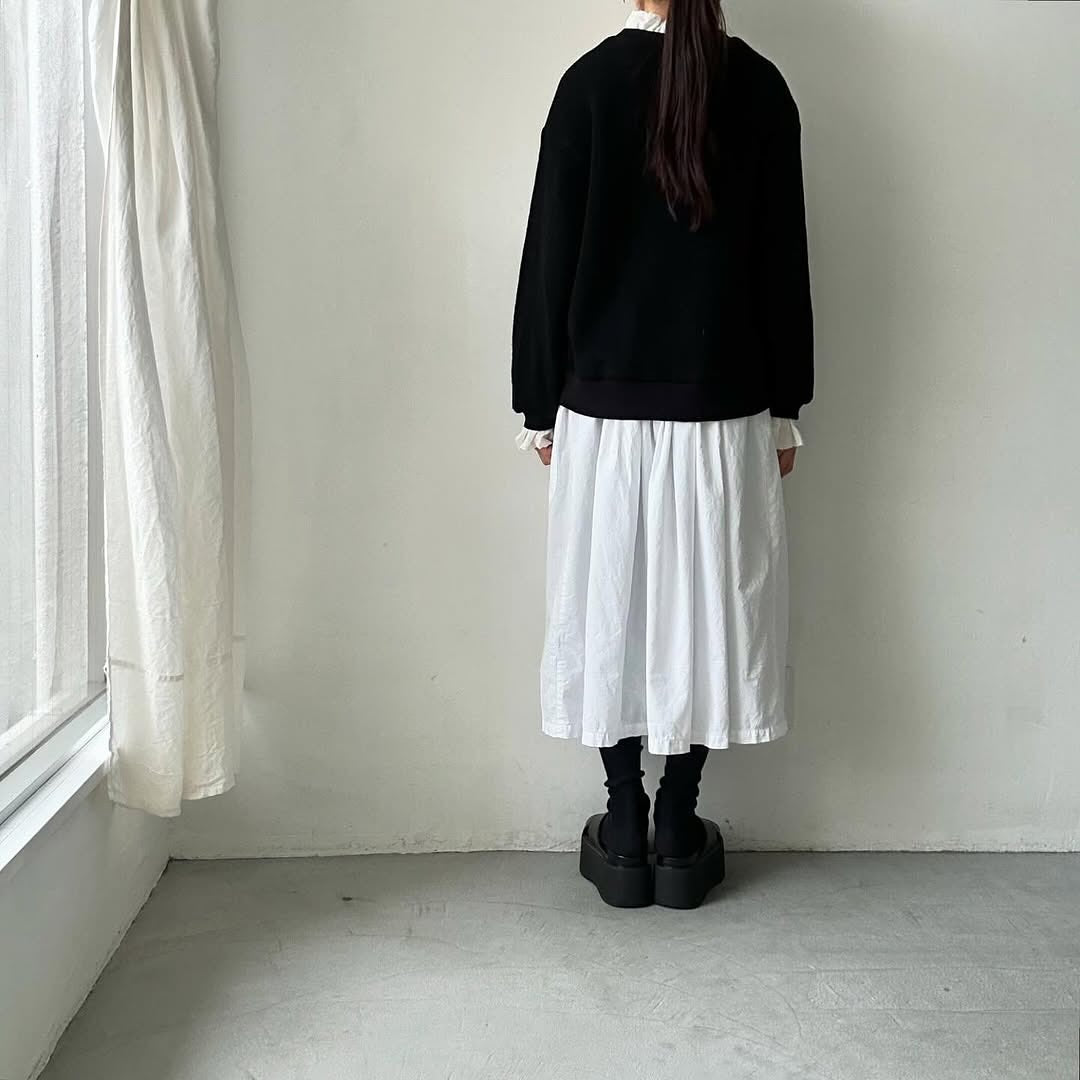 MAGALI クォーターニットフリルプルオーバー