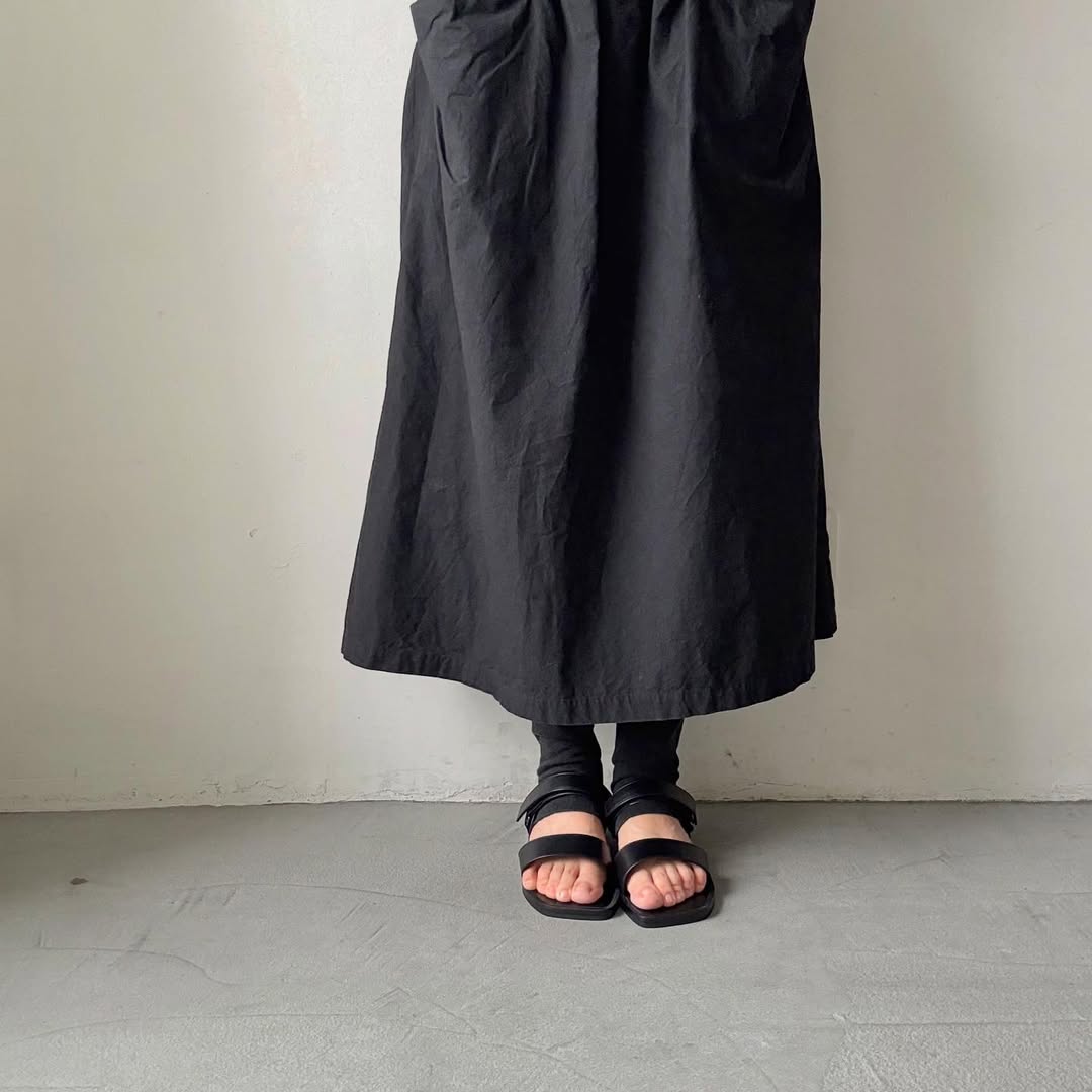 AUTTAA クラシックサンダル　ブラック