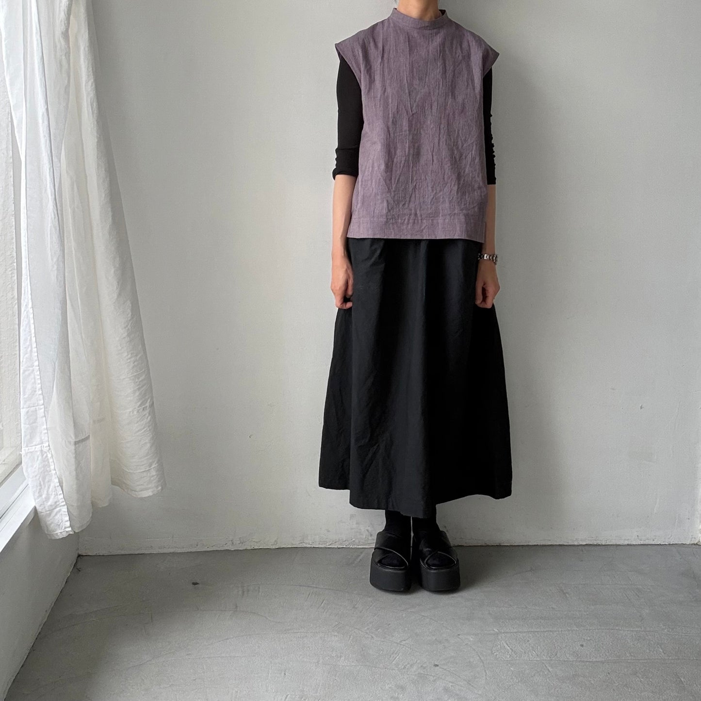 atelier d'antan Pigott コットンリネンノースリーブシャツ