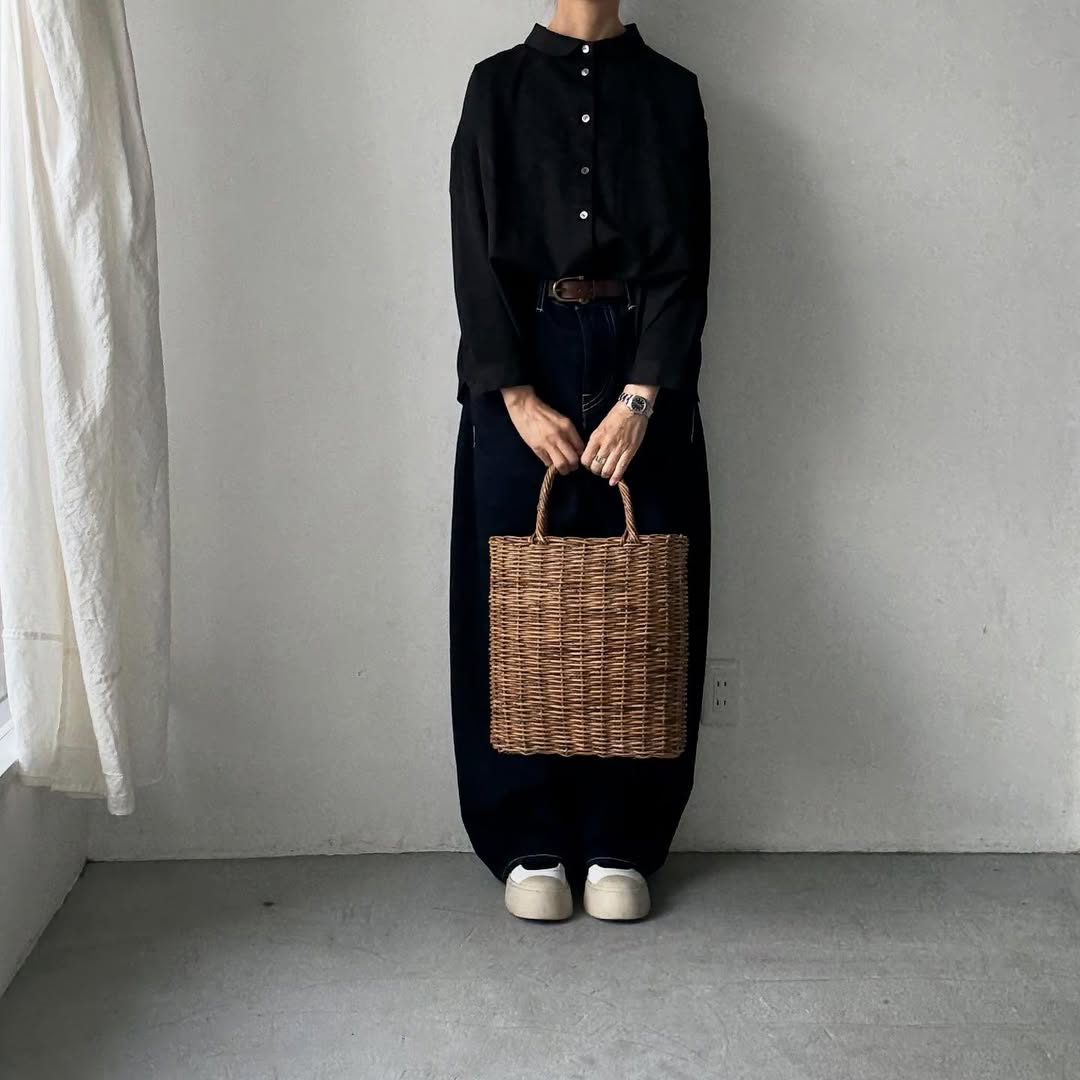 Linenya  コットン丸襟長袖ブラウス　ブラック