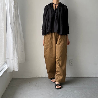 homspun 高密度ウエポンギャザーパンツ　キャメル