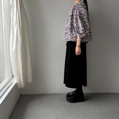 R&D.M.Co ワイルドベリーリネンギャザースモック　ブラック×ホワイト