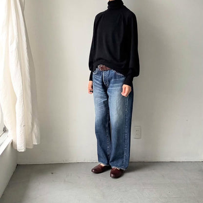 atelier naruse ウールタートルネックニット　ブラック