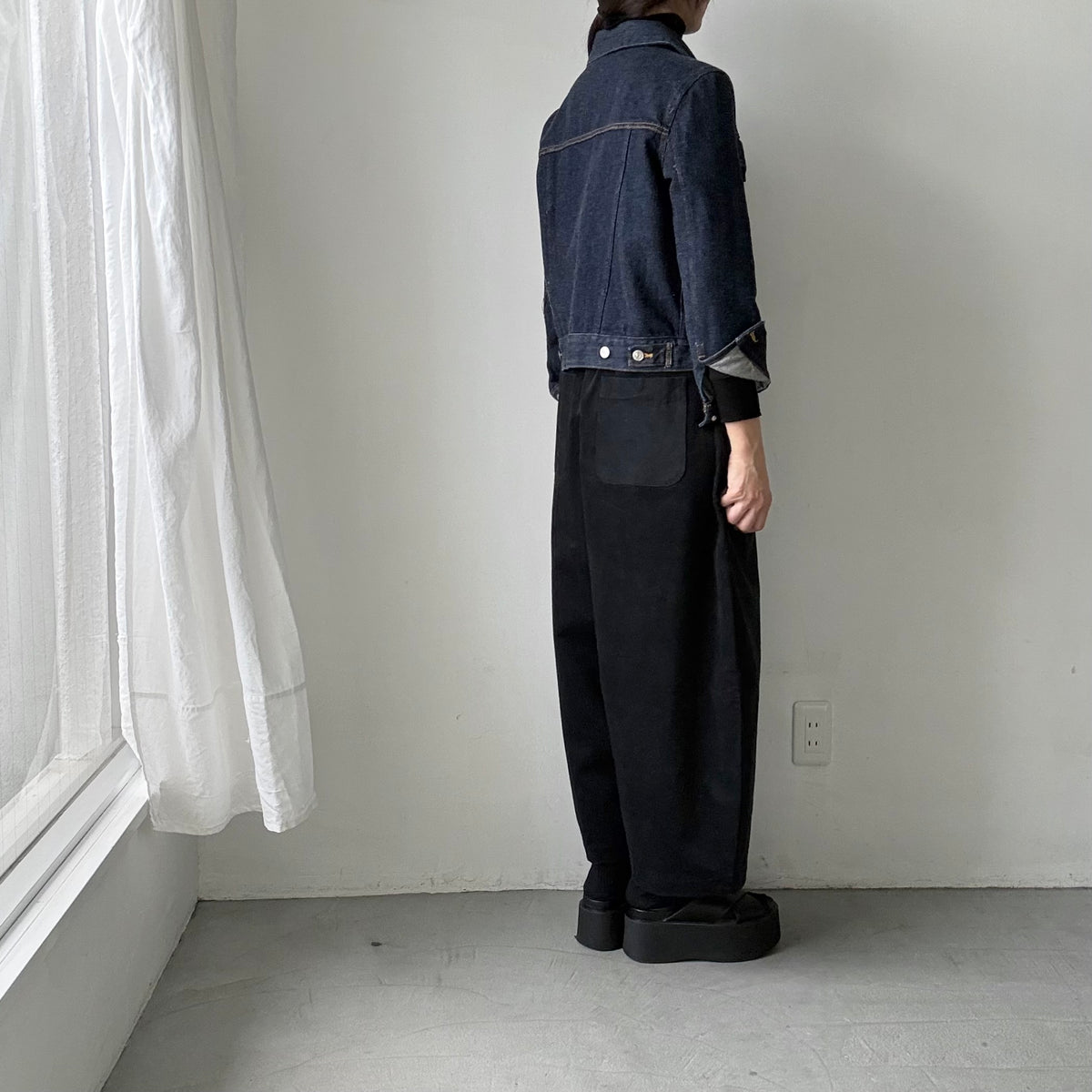 MAGALI コットンコーデュロイフラップポケットパンツ　ブラック