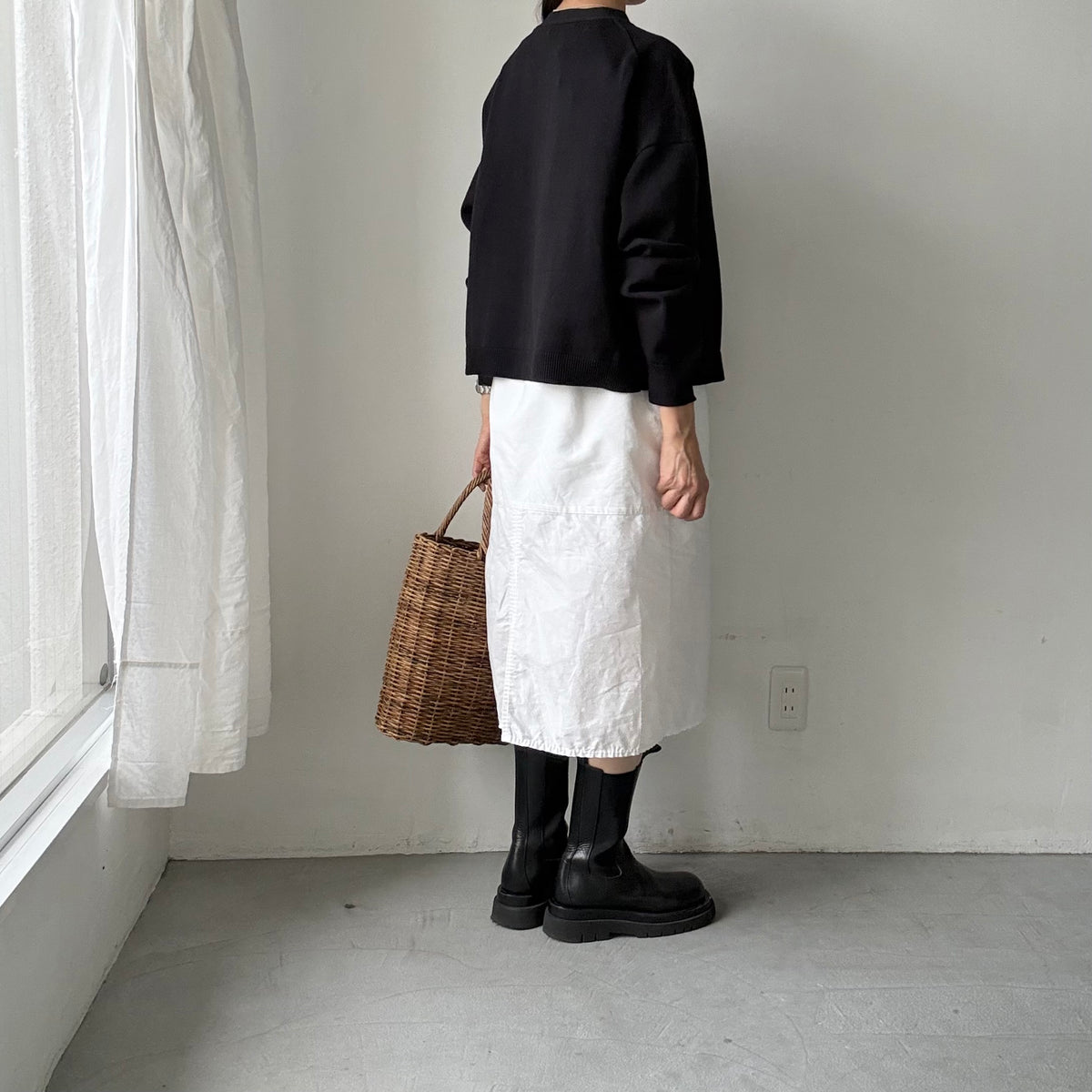 atelier naruse  コットンウールVネックニットカーディガン　ブラック