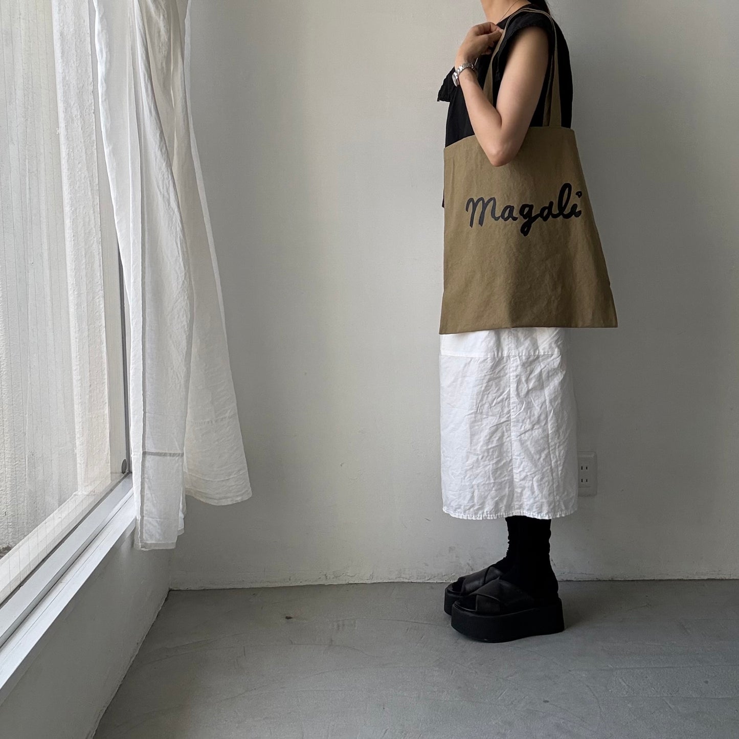 MAGALI   キャンバスコットンリネントートバッグ　カーキ