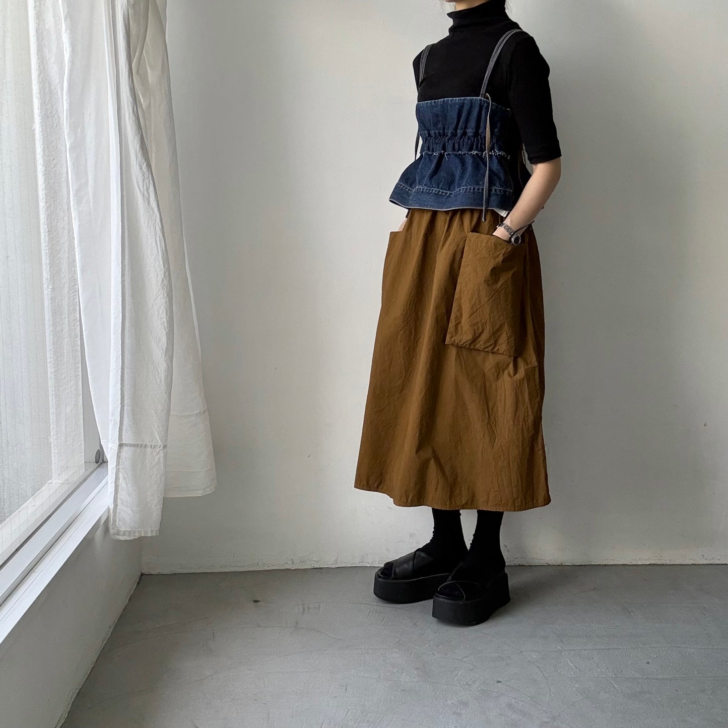 R&D.M.Co 　シュリンクコットンガーメントダイポケットスカート　ブラウン