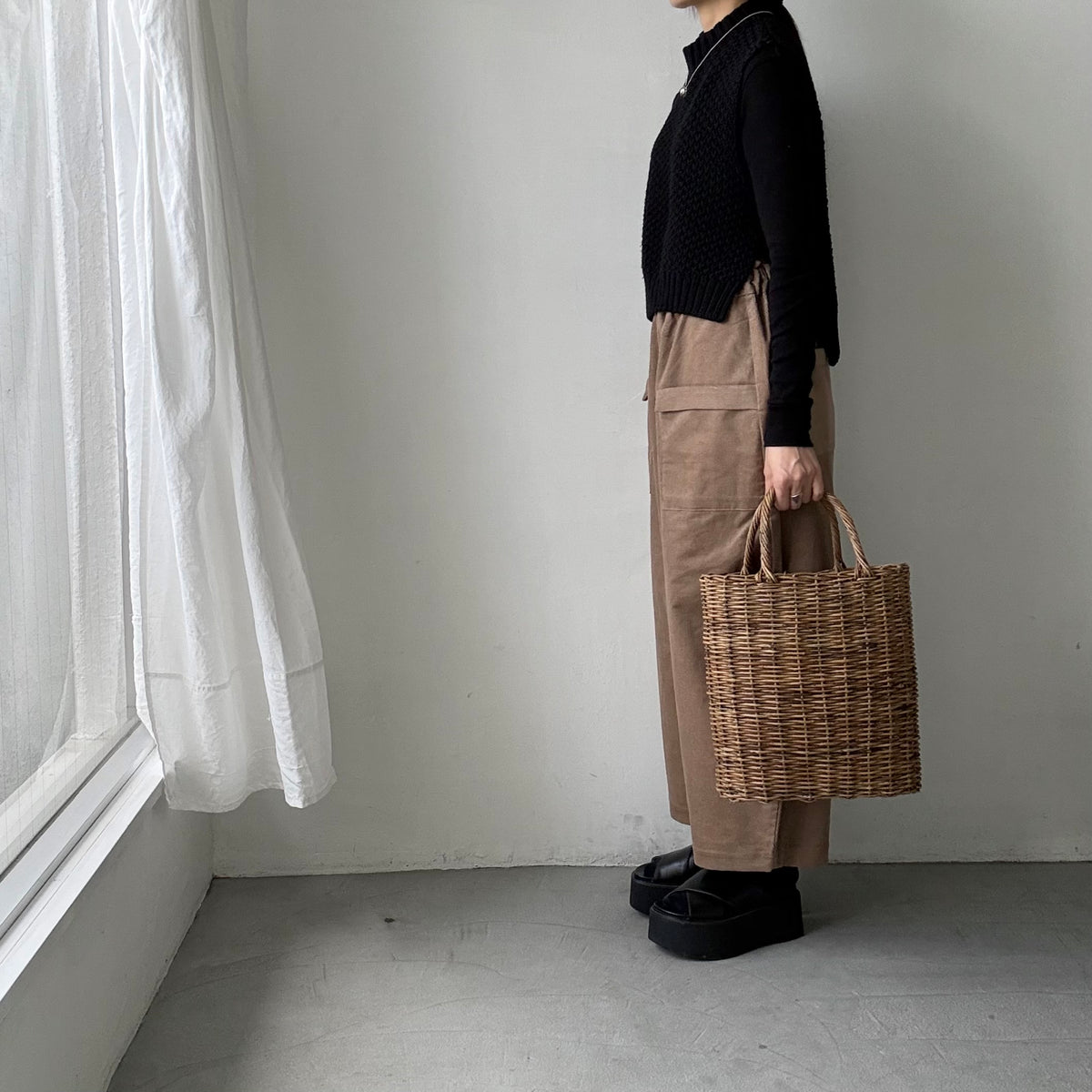 MAGALI コットンコーデュロイフラップポケットパンツ　ベージュ