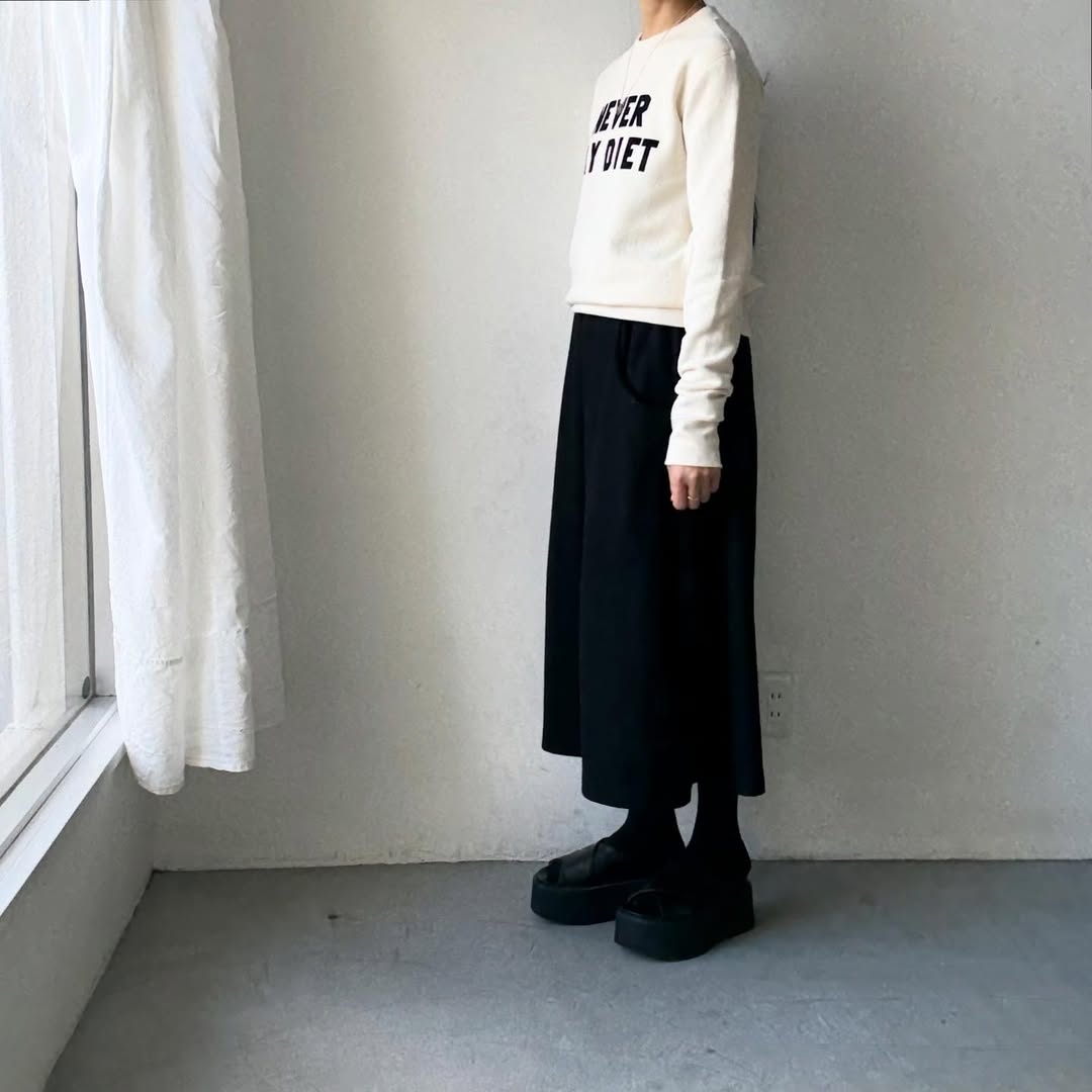 R&D.M.Co  NEVER SAY DIET スウェットシャツ　ナチュラル