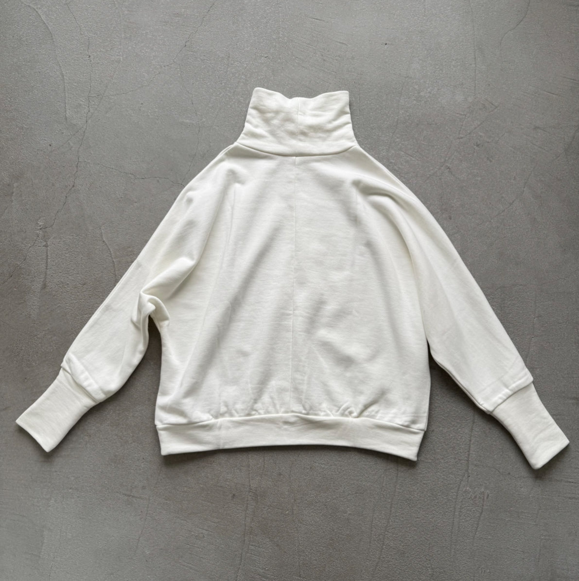 Linenya  コットンハイネックプルオーバー　ホワイト