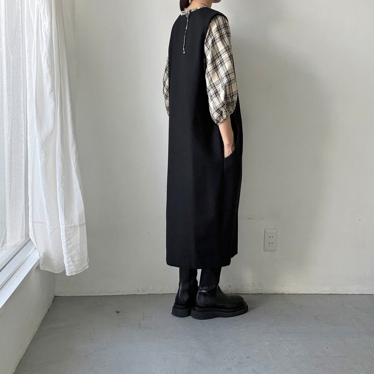 atelier naruse　コットンウールヘリンボンジャンパースカート