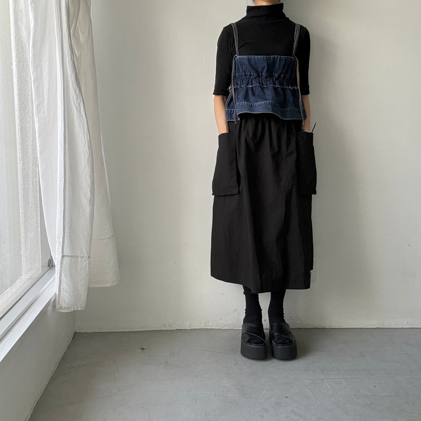 R&D.M.Co 　シュリンクコットンガーメントダイポケットスカート　ブラック