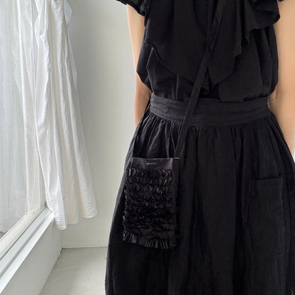 R&D.M.Co プレーンシルクフリルポシェット　ブラック