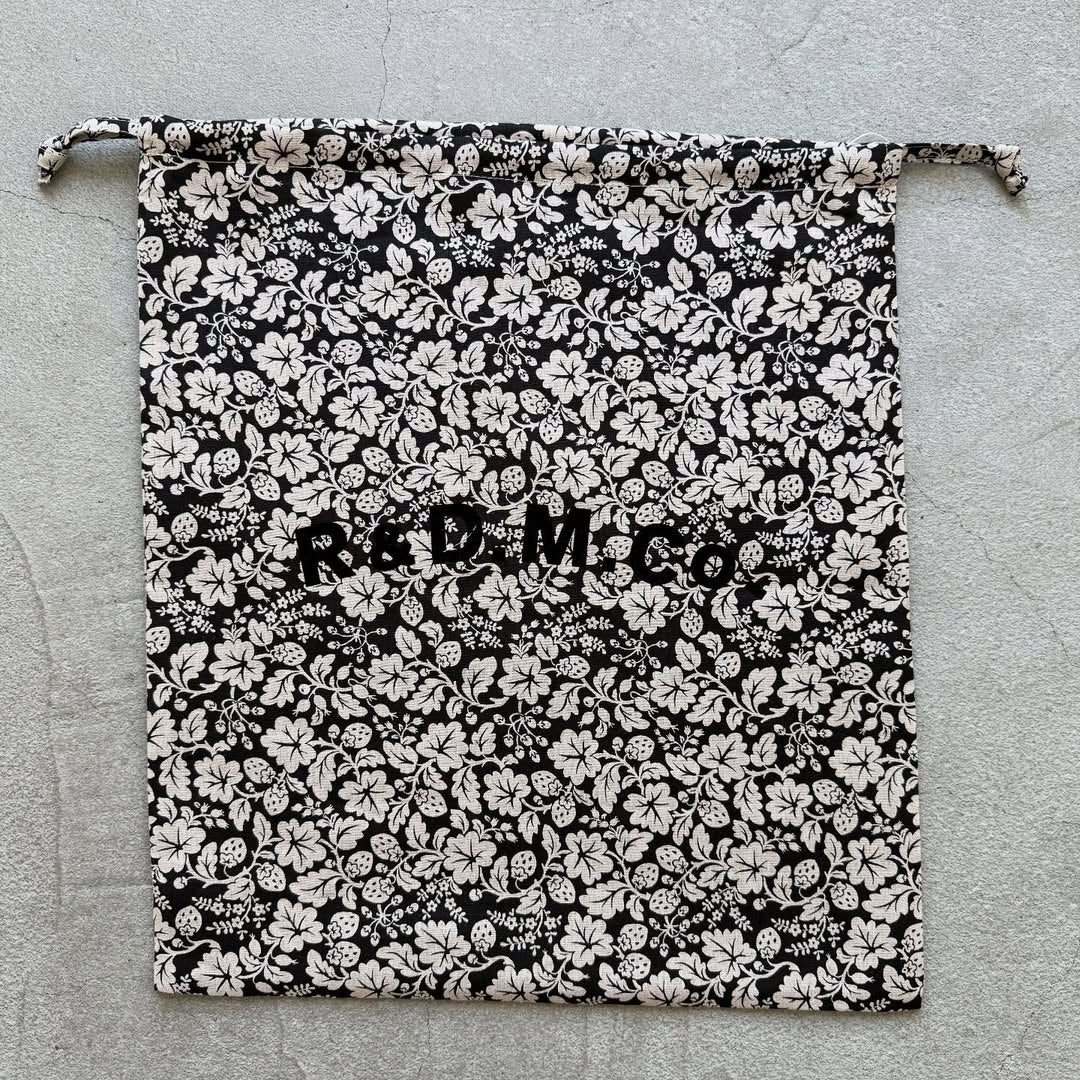 R&D.M.Co  ワイルドベリーリネンドローストリングバッグラージ　ブラック×フラックス