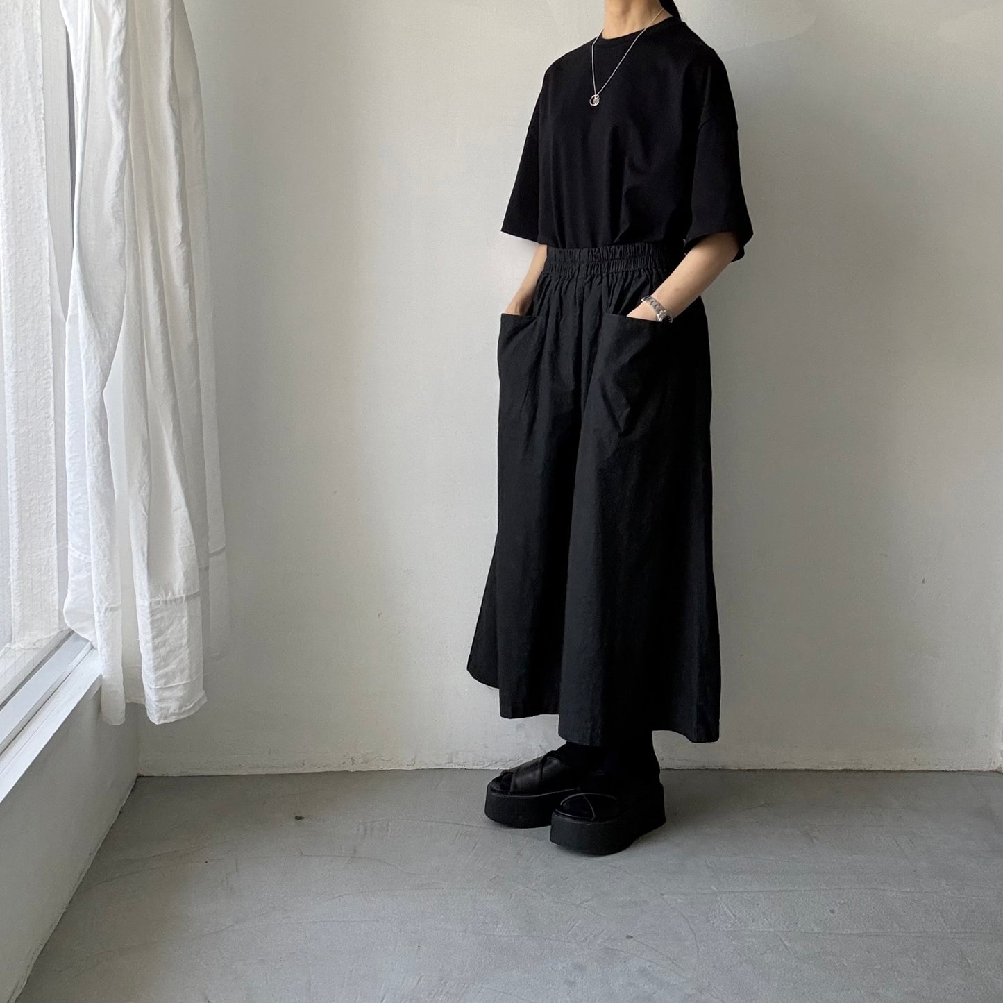 atelier naruse  コットン5分袖カットソー　ブラック