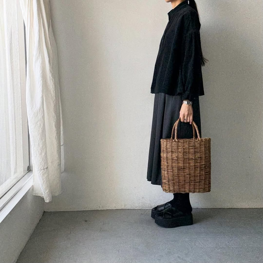 Linenya  長袖スタンドカラーブラウス　ブラック