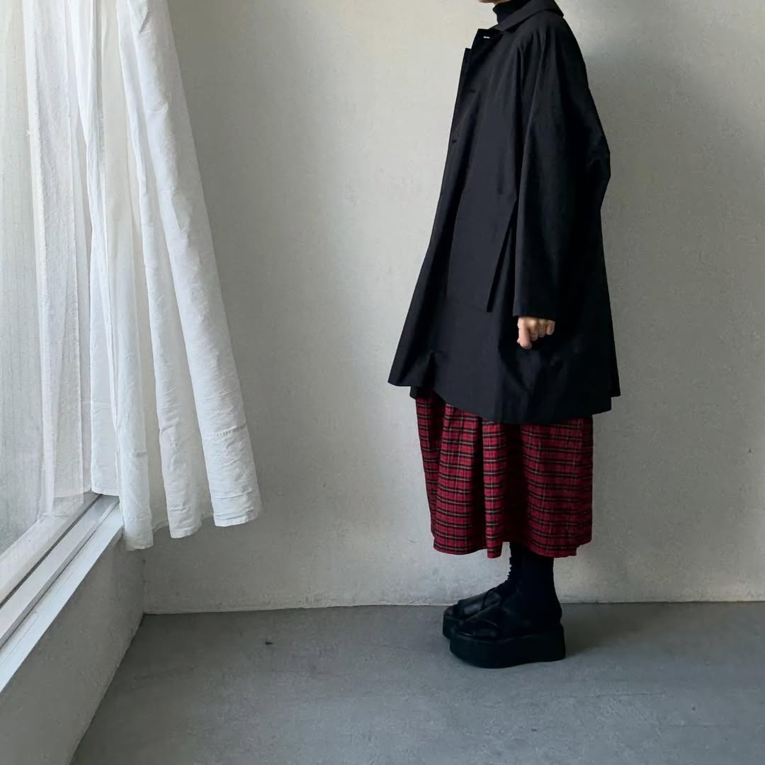 atelier naruse コットンナイロンタフタフーデットコート　ブラック