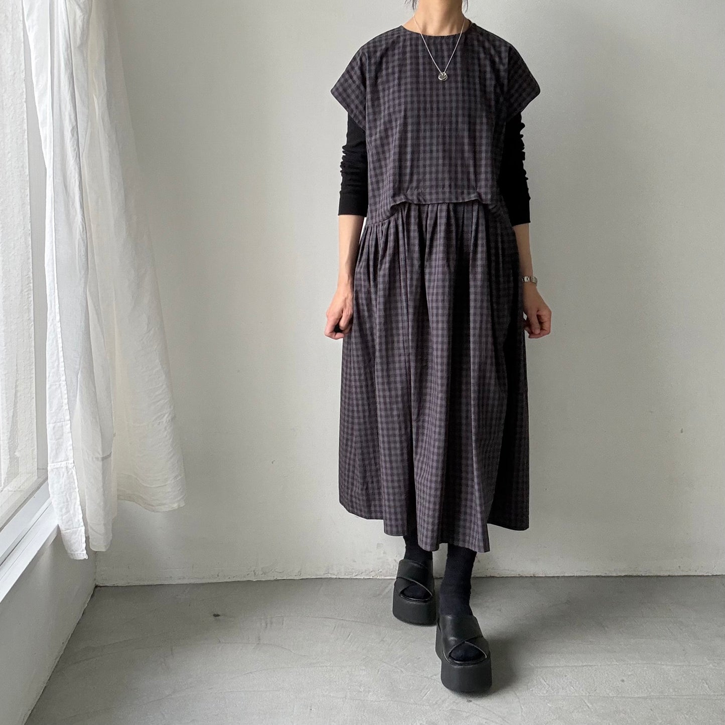 MAGALI ウォッシュドコットンラウンドスリーブワンピース
