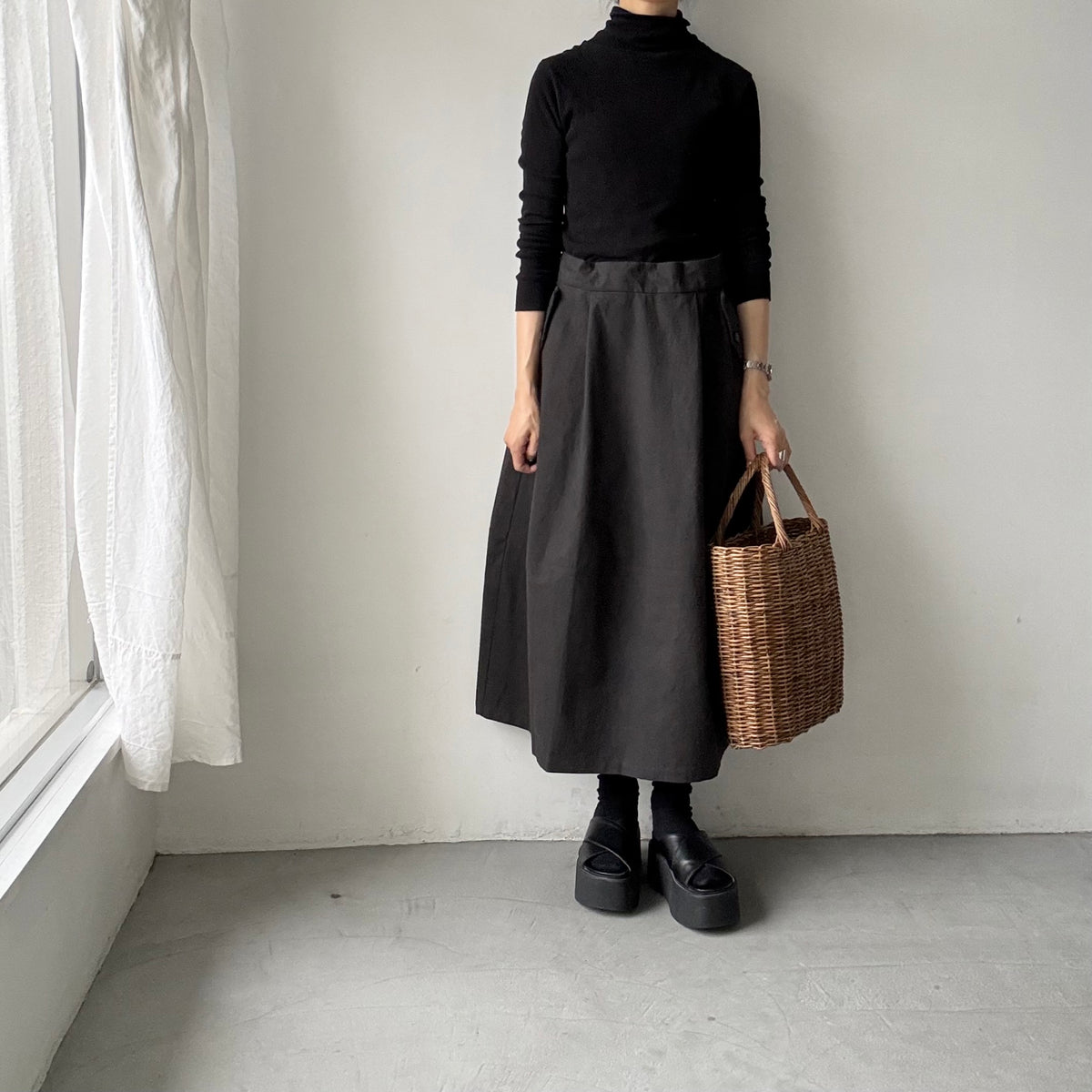 MAGALI キャンバスコットンリネンサスペンダースカート　ブラック
