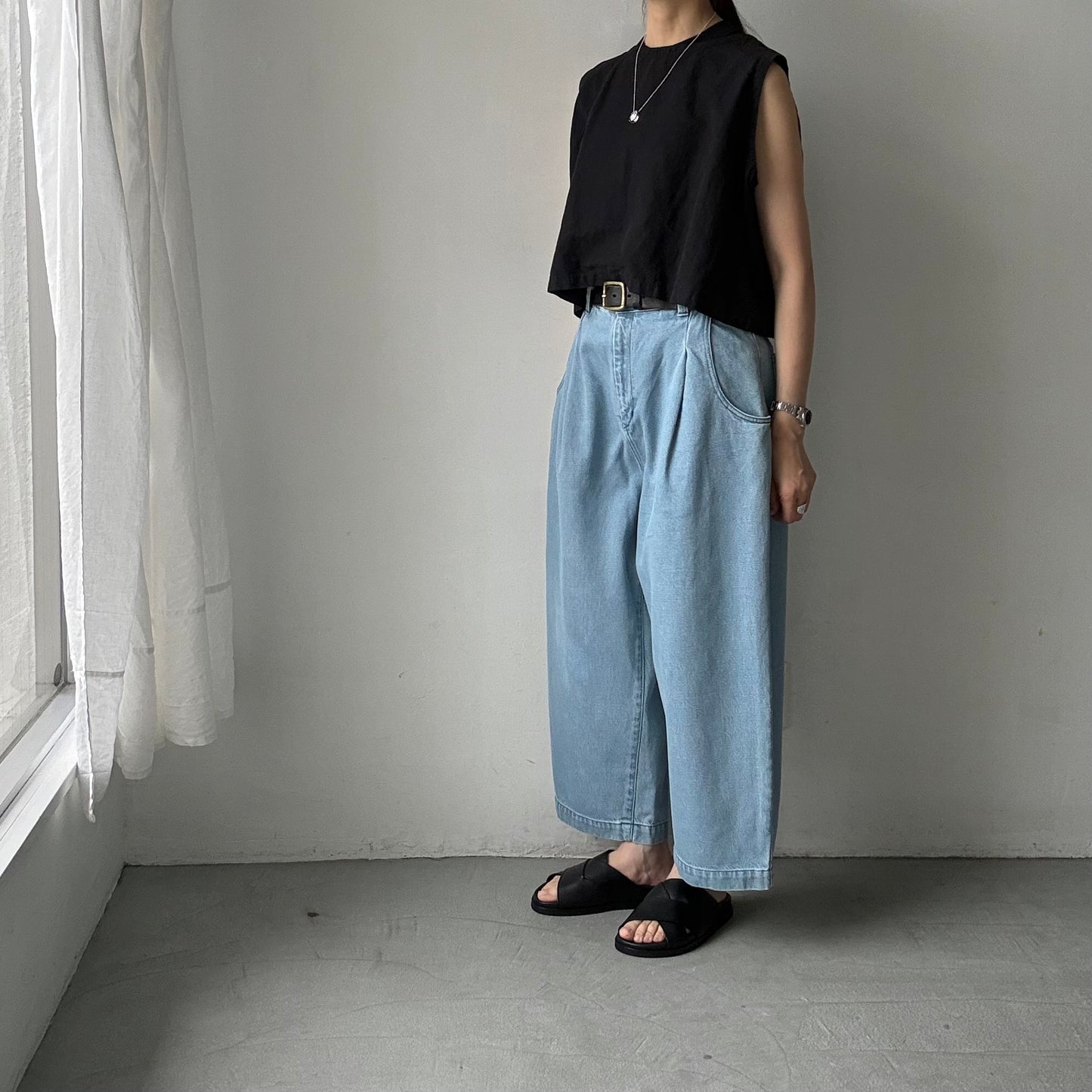atelier naruse  コットンデニムワイドタックパンツ　size0