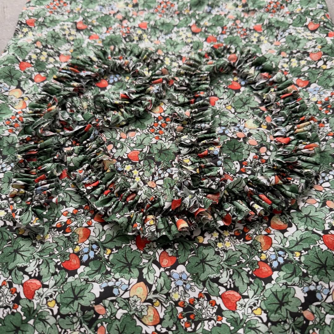 R&D.M.Co  ワイルドベリーフィールドローンフリルデコレーショントートバッグ