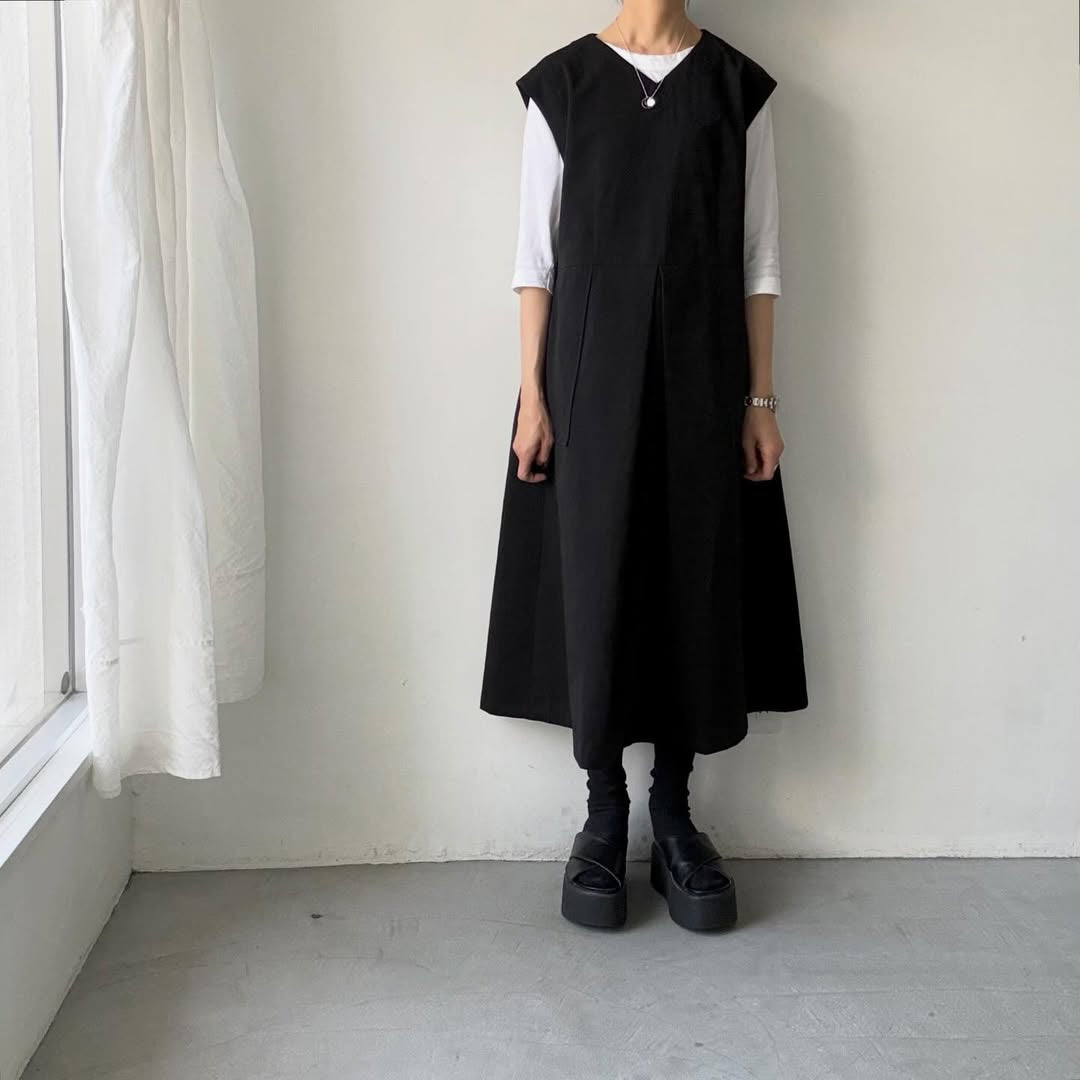Linenya  フロントタックワンピース
ブラック